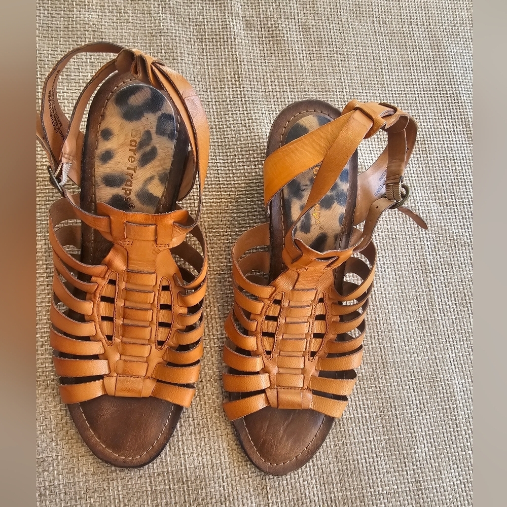 BareTraps Tan Gladiator Sandals Wedge Heel Strappy Boho Women’s Size 9